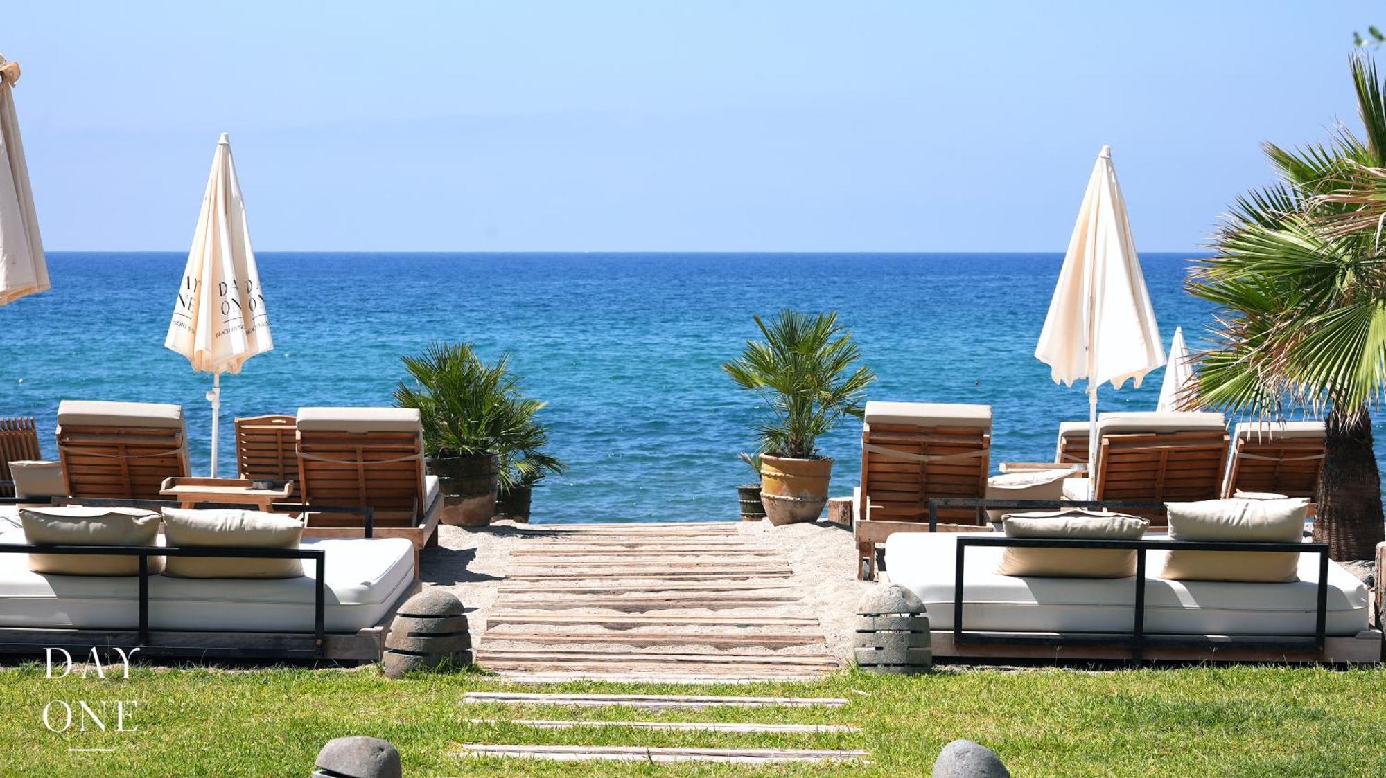 Day One Beach Resort & Spa - Adult Only Alanya Eksteriør bilde The beach at the hotel